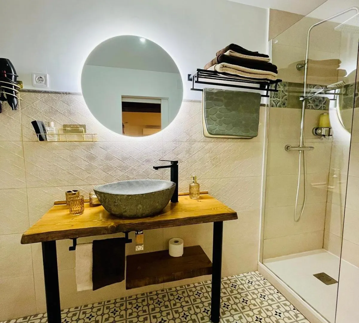 Emilysuites - Malaga Centro Historico 0*,